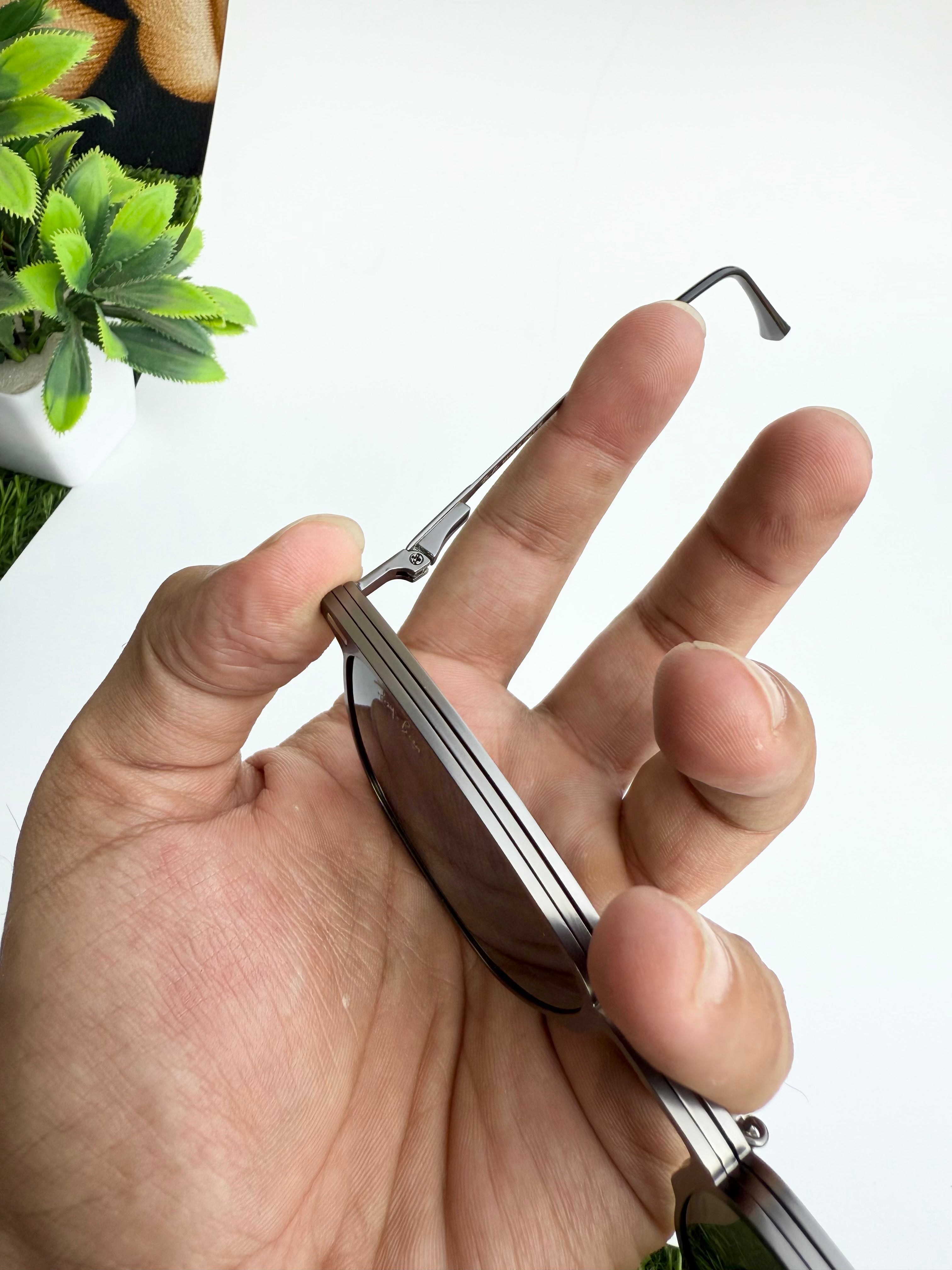 Regular rectangular shape clip-on eyeglasses