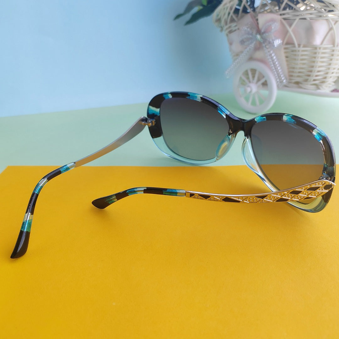 Blue print polarized sunglasses for women | 100% UV protection