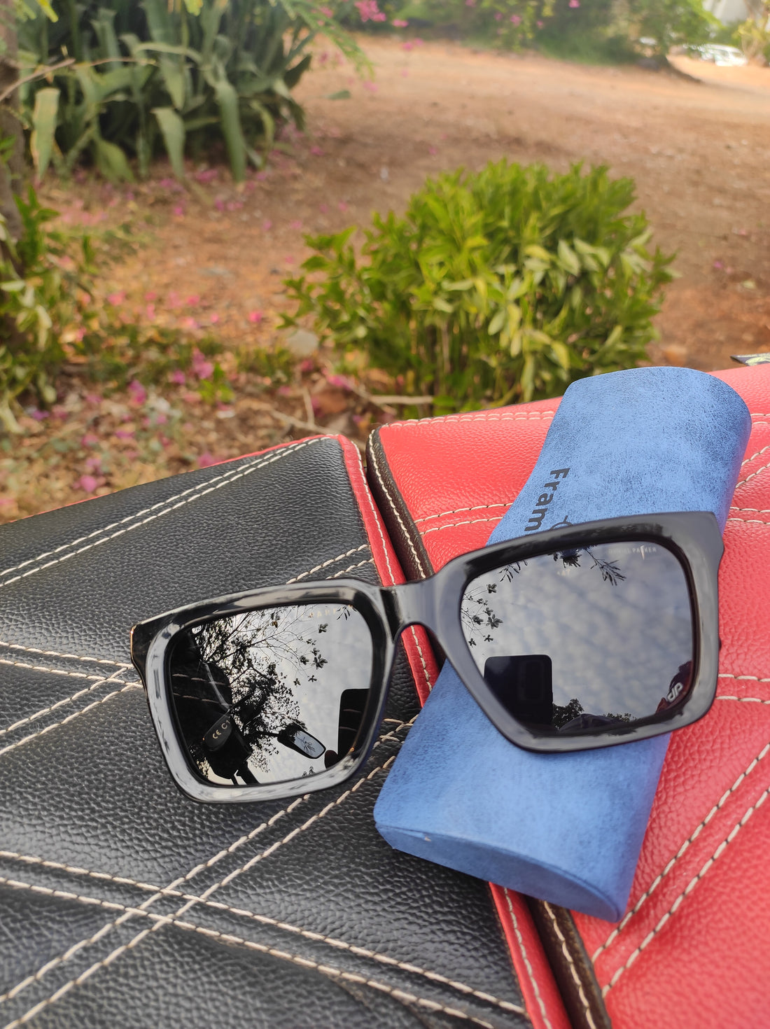 Black polarized sunglasses for men &amp; women