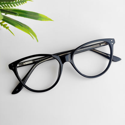 Sheet cat eye black frame for women