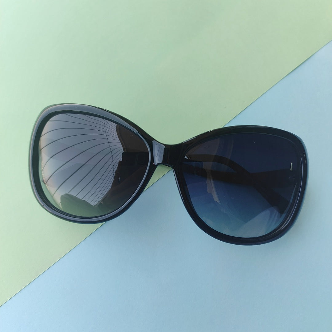 Black polarized sunglasses for women | 100% uv protection